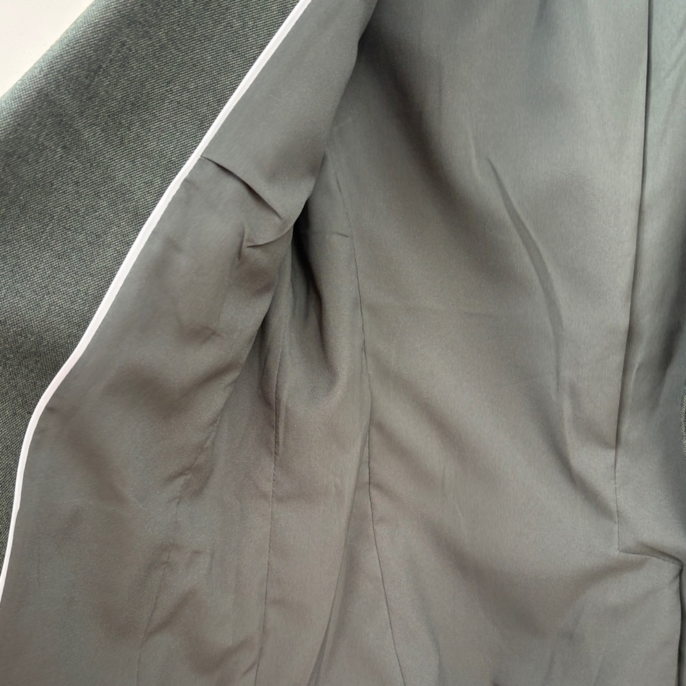 Banana Republic Women's Forest Green Blazer - Picture 9 of 10